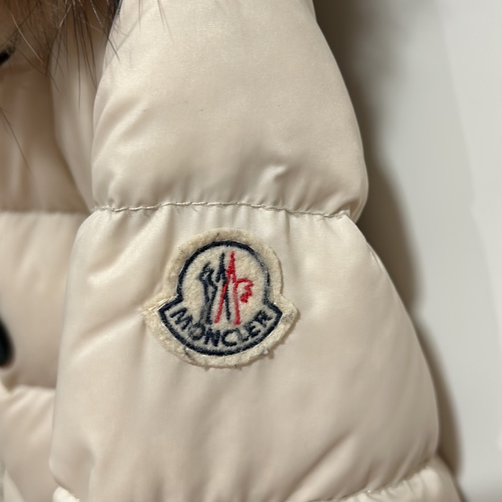 Moncler woman's jacket size 2 - Picture 2 of 16